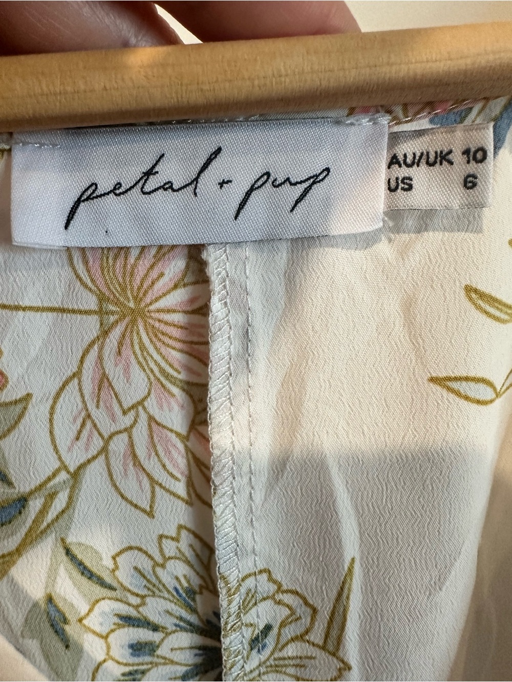 Petal + Pup Prescott Floral Wrap Midi Dress – Size 6 (EUC) - Picture 4 of 5